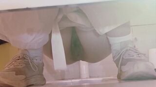 spy camera asian girl pee and shit.video_737