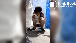 spy camera asian girl pee and shit.video_755