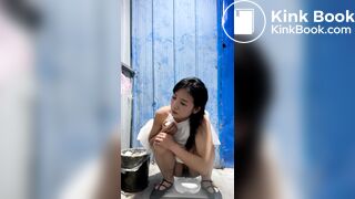 spy camera asian girl pee and shit.video_755
