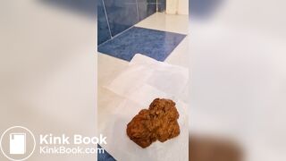 Muscle woman shitting