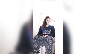 Foreign chick destroying her toilet