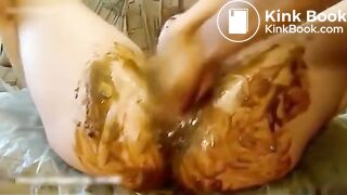 Pussy feeding - video 2