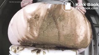 big booty pooping in closeup