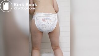 Rare girl shits her pampers