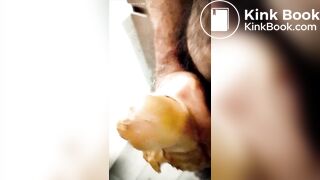 Mi puta me caga la verga y me graba