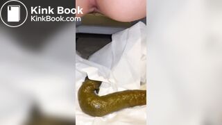 Japanese Twitter Girl Shitting "S" 2