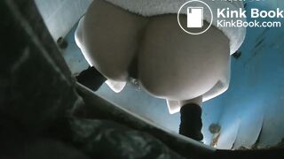 spy camera asian girl pee and shit.video_792