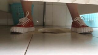 spy camera asian girl pee and shit.video_709