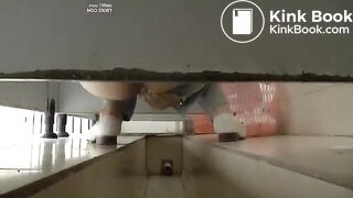 spy camera asian girl pee and shit.video_709