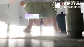 spy camera asian girl pee and shit.video_783
