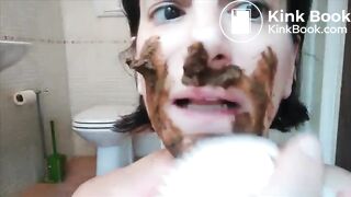 Mature European Scat Lady Eating Shit