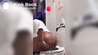 bbw ebony with big ass pushes out a decent turd