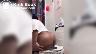 bbw ebony with big ass pushes out a decent turd