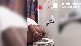 bbw ebony with big ass pushes out a decent turd