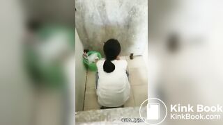 spy camera asian girl pee and shit.video_487