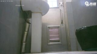 spy camera asian girl pee and shit.video_728