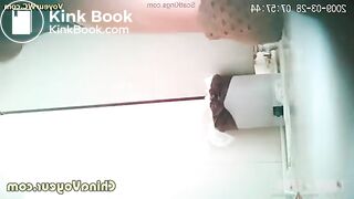 spy camera asian girl pee and shit.video_477