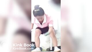 spy camera asian girl pee and shit.video_759