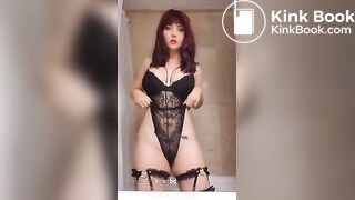 Girl pooping on toilet - video 61