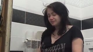 Pregnant milf taking a mean shit