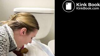 hottie plays with her shit