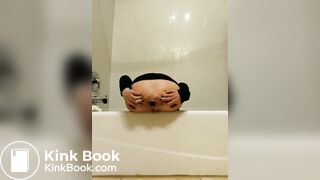 Shits in the bathroom - video 2