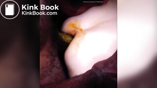 Negão maltratando o cu da gordinha cagona