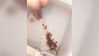 Aki_scat 05 watch the shit fly