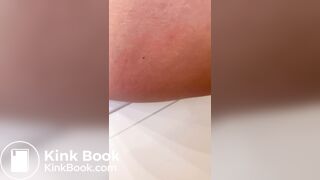 My blonde girlfriend shits in my hand