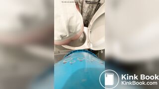 Fat ass Pawg bbw drops a big log