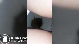 18-летняя какает