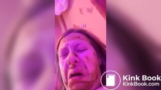 Scat whore loves her shit (low quality)