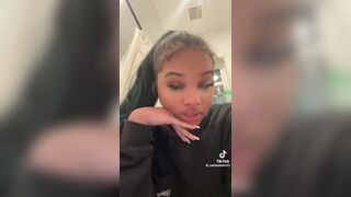 Black girl plops on tik tock