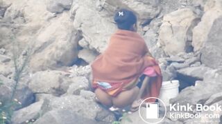 Bhabhi shitting openly