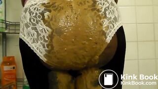 Black BBW shits in pants