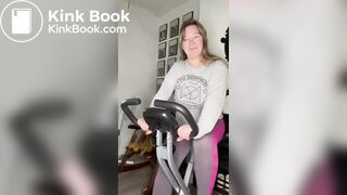 British Pawg Messes Yoga Pants