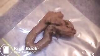 Hot girl shitting - video 107