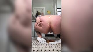 Delicious chubby shitting