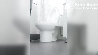 Caca en el baño ( 3 )