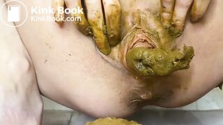 Very messy scat smearing and stuffing