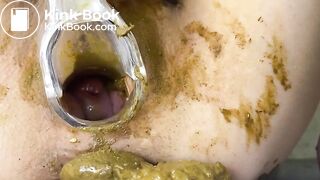 Very messy scat smearing and stuffing