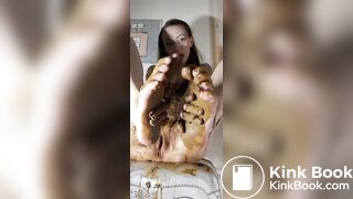 dirty mom loves scat play