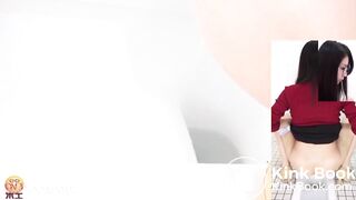 Asian girl pooping - video 40