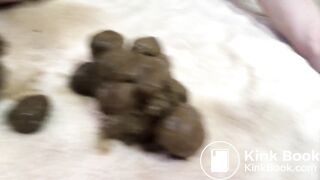 Hot girl pushing and shitting hard - video 3