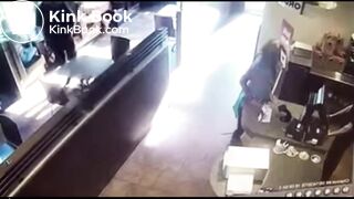 woman throws her poop at restaurant