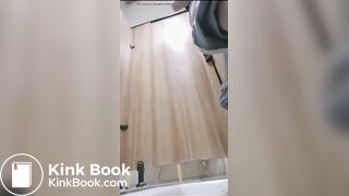 Chinese girl poop 5 - video 2