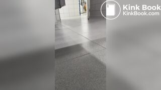 GIRL POOPS IN AURRERA 4.