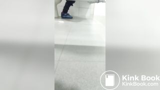 GIRL POOPS IN AURRERA 4.