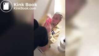 Best friends pooping together