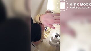 Best friends pooping together